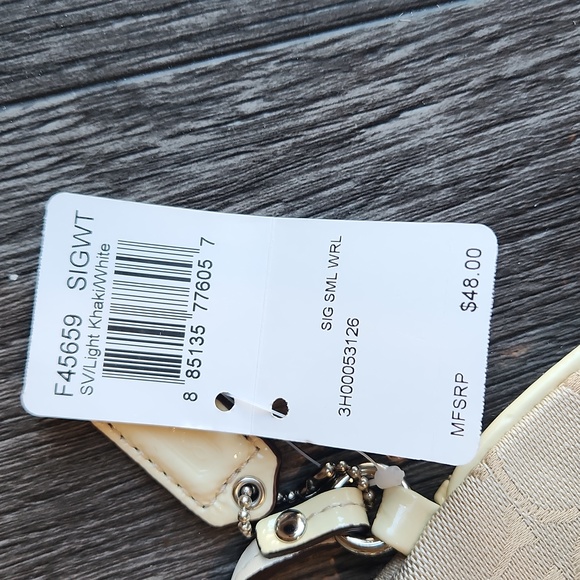 New With Tags Coach Light Khaki/ White Wristlet - Picture 3 of 6